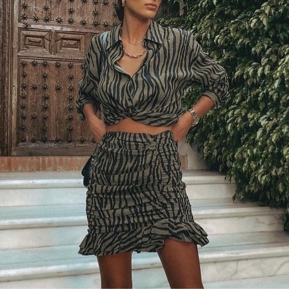 Zara green and black zebra skirt - Picture 2 of 6